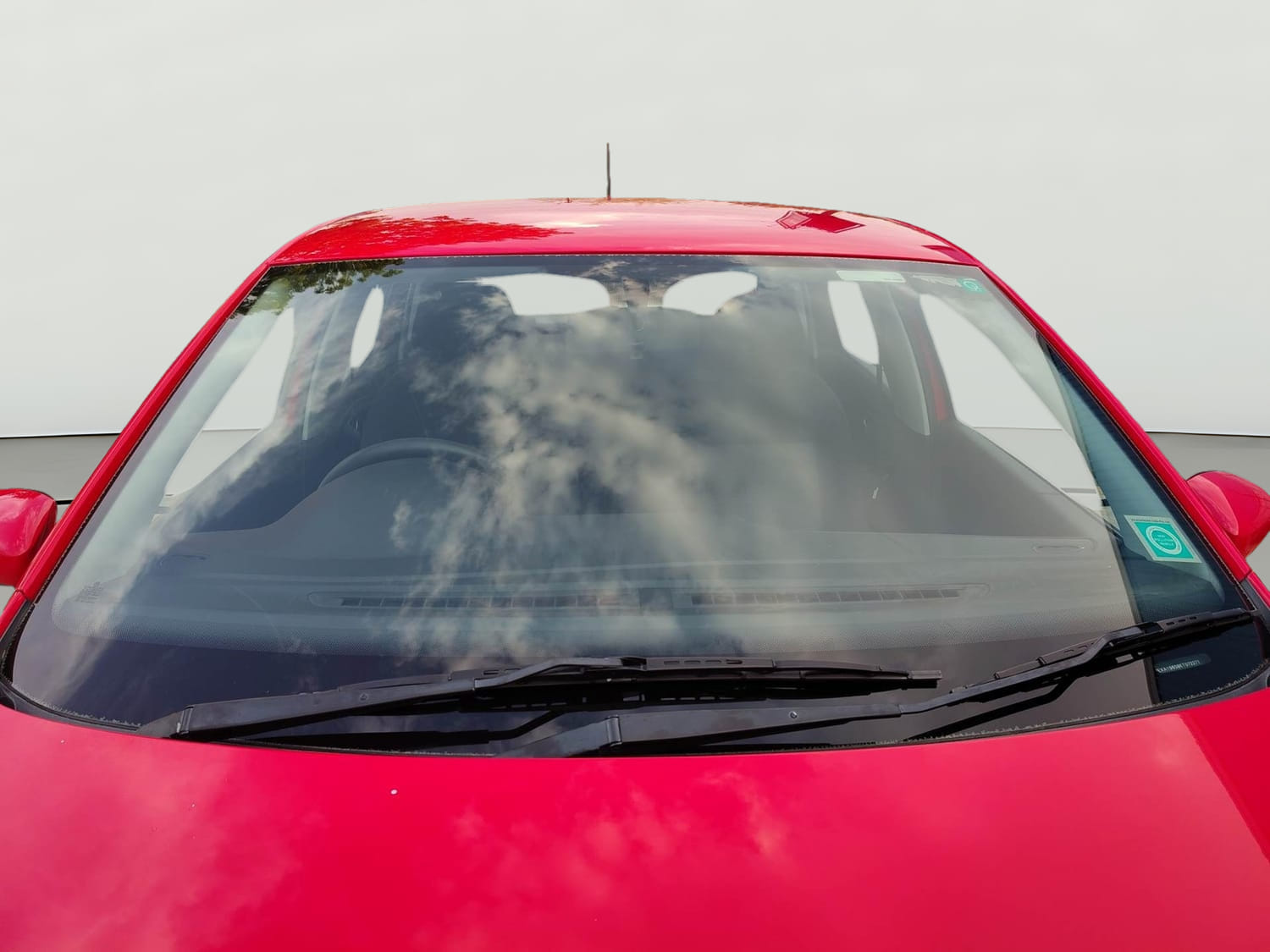 Used 2019 Volkswagen Polo Trendline 1.0L (P) Petrol Manual exterior FRONT WINDSHIELD VIEW