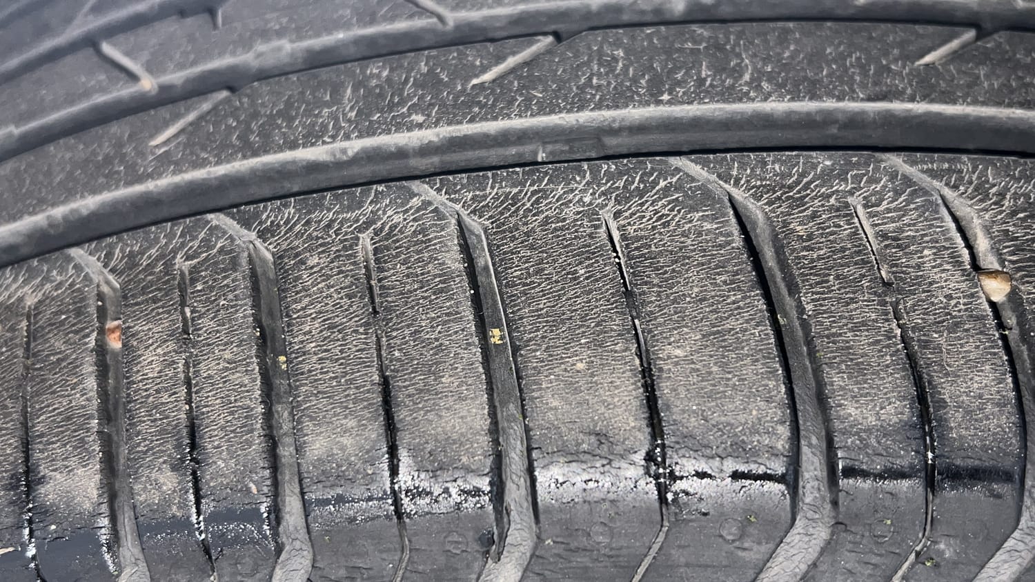 Used 2024 Skoda Slavia Style 1.5L TSI DSG Petrol Automatic tyres LEFT FRONT TYRE TREAD VIEW