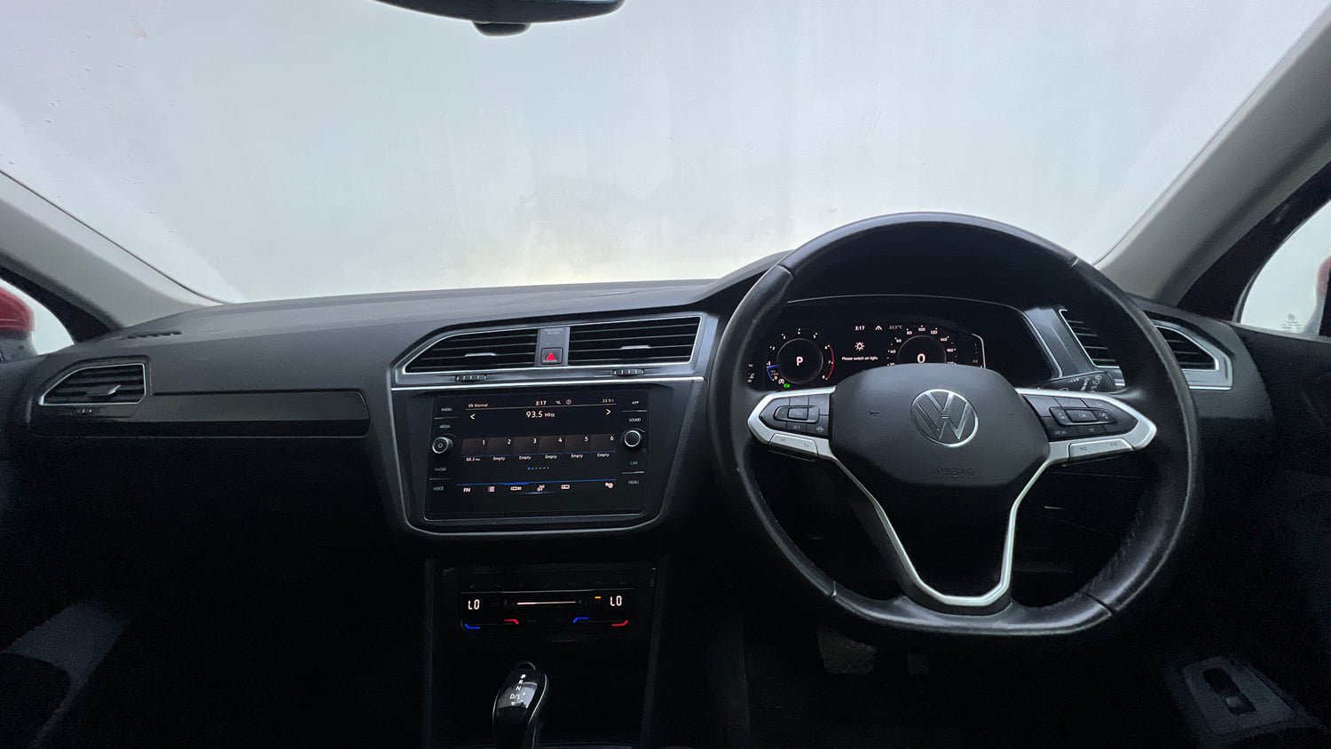 Used 2022 Volkswagen Tiguan Elegance 2.0 TSI DSG Petrol Automatic interior DASHBOARD VIEW
