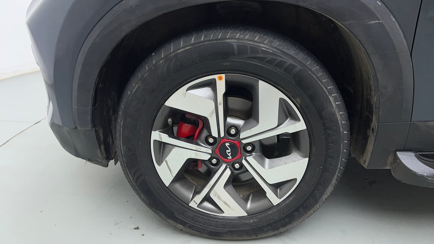 Used 2022 Kia Sonet GTX Plus 1.0 DCT Petrol Automatic tyres LEFT FRONT TYRE RIM VIEW