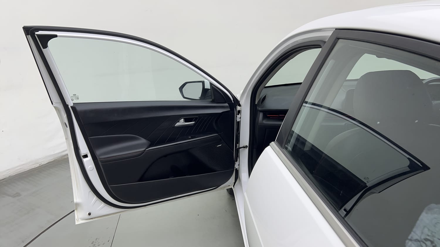 Used 2023 Hyundai Verna SX (O) 1.5 Turbo Petrol MT Petrol Manual interior LEFT FRONT DOOR OPEN VIEW