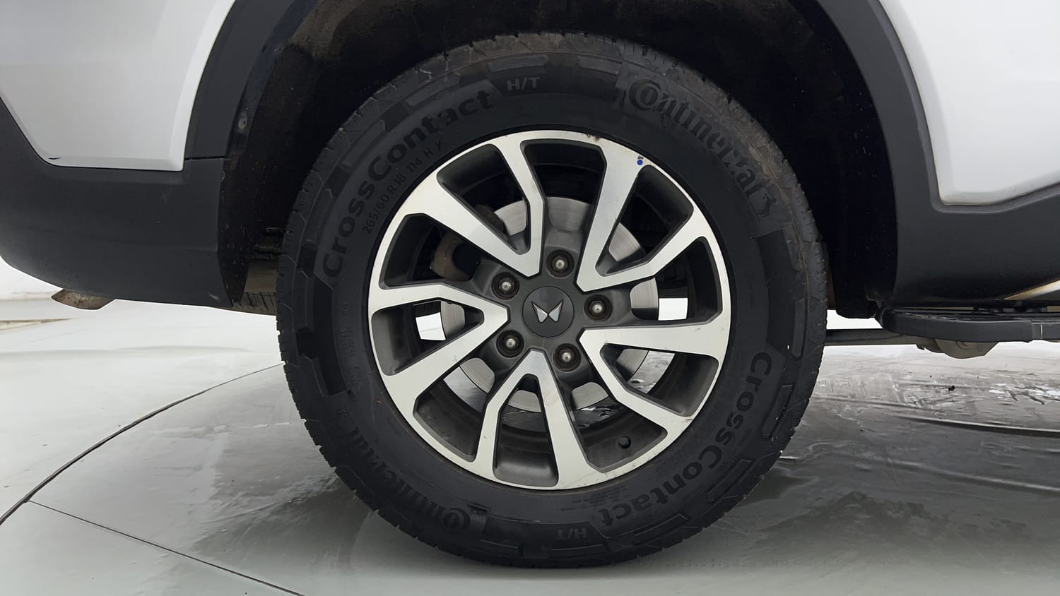 Used 2022 Mahindra Scorpio N Z8 L Diesel AT 4WD 7 STR Diesel Automatic tyres RIGHT REAR TYRE RIM VIEW