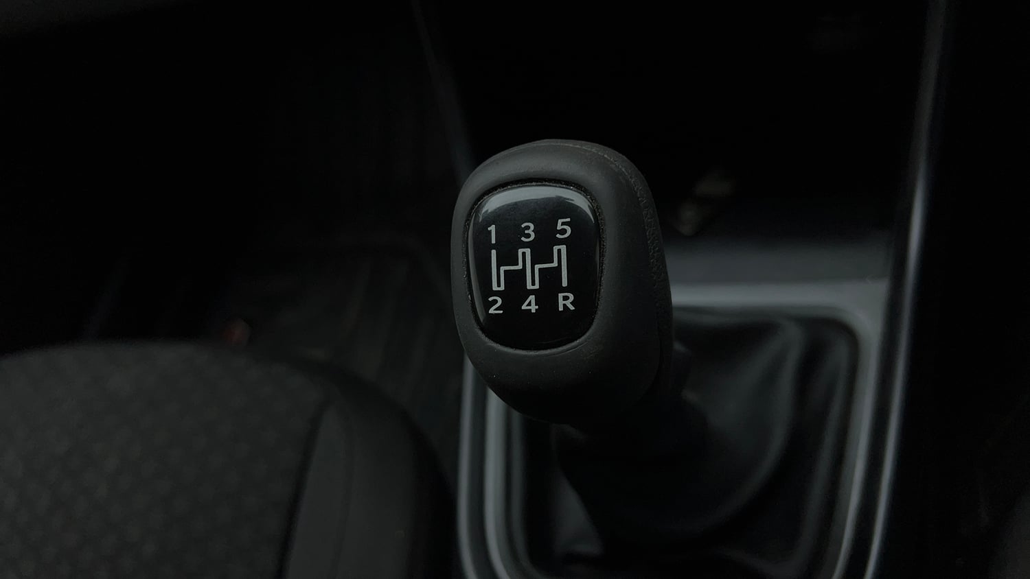 Used 2023 Tata Altroz XM Plus Petrol Petrol Manual interior GEAR  KNOB VIEW