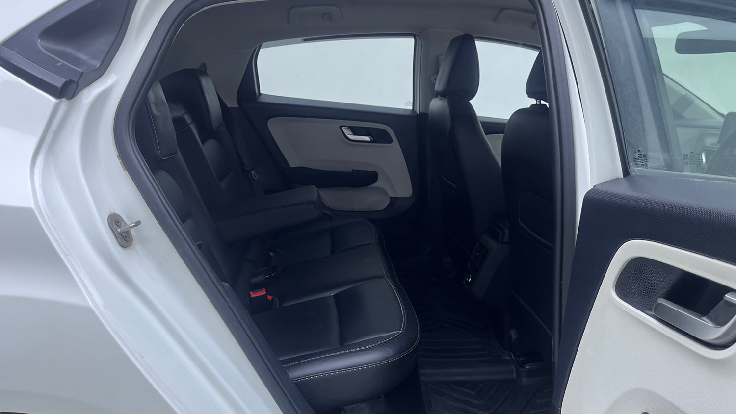 Used 2023 Tata Altroz XZ Plus Diesel Diesel Manual interior RIGHT SIDE REAR DOOR CABIN VIEW