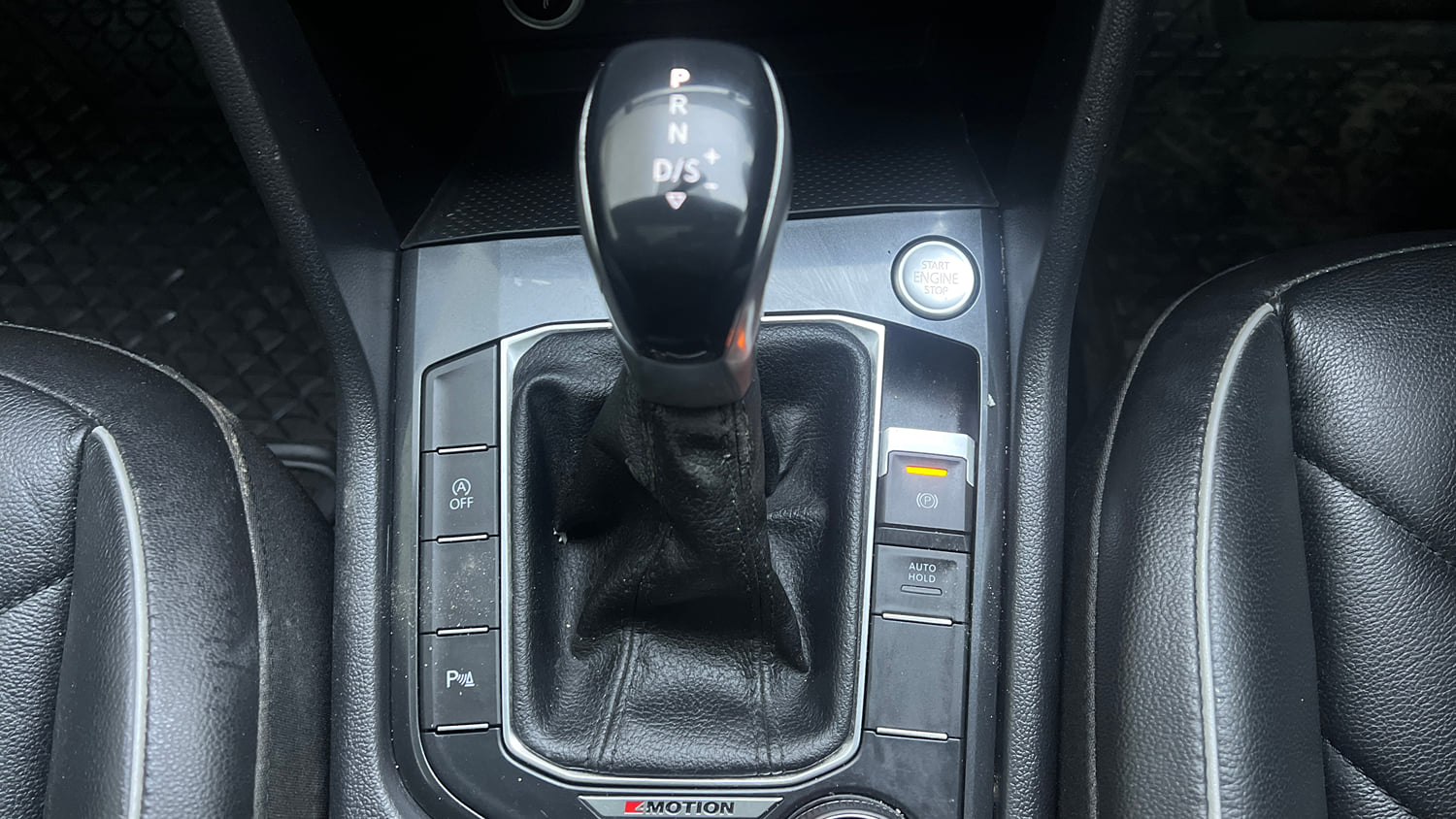 Used 2022 Volkswagen Tiguan Elegance 2.0 TSI DSG Petrol Automatic interior GEAR  KNOB VIEW