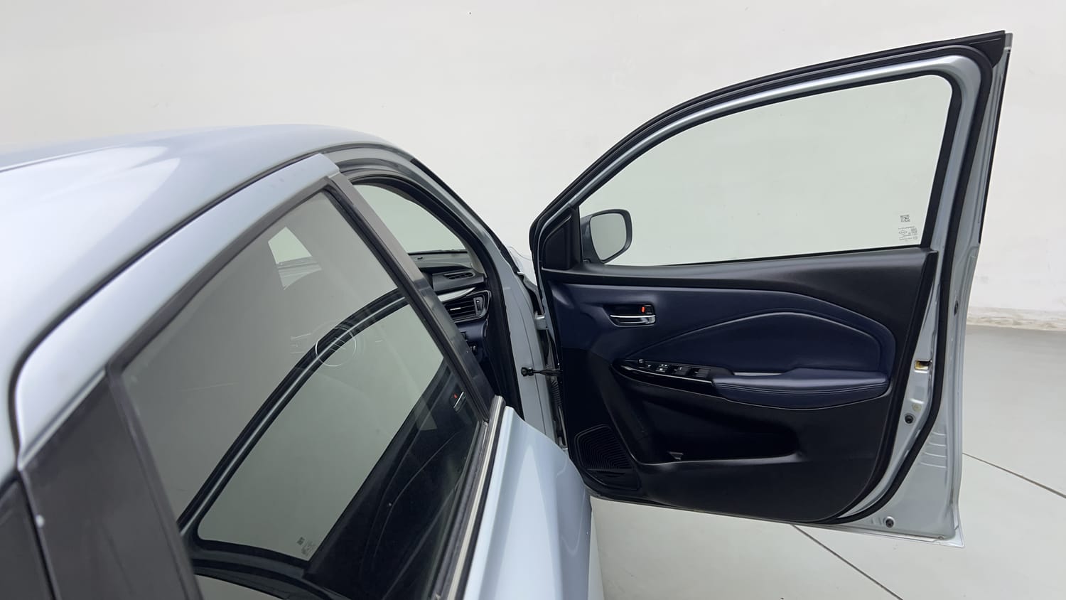 Used 2022 Maruti Suzuki Baleno Zeta MT Petrol Manual interior RIGHT FRONT DOOR OPEN VIEW