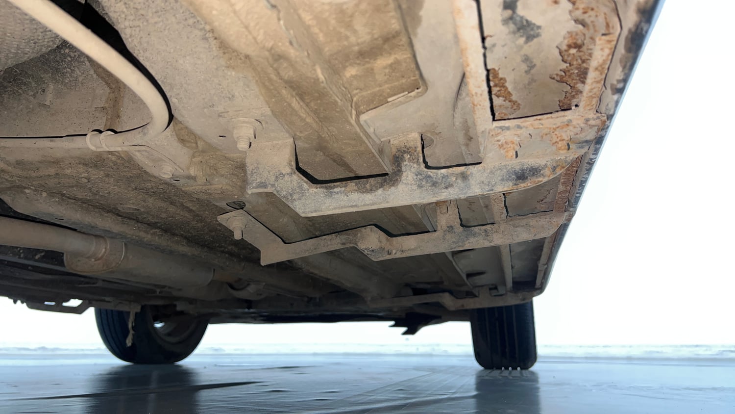 Used 2022 Kia Sonet GTX Plus 1.0 DCT Petrol Automatic extra REAR RIGHT UNDERBODY VIEW
