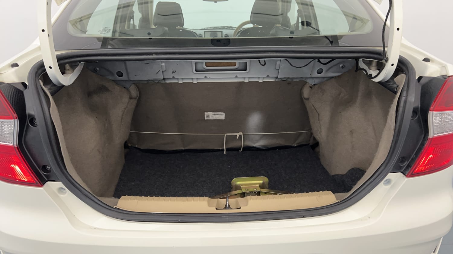 Used 2021 Ford Figo Aspire Titanium 1.2 Ti-VCT Petrol Manual interior DICKY INSIDE VIEW