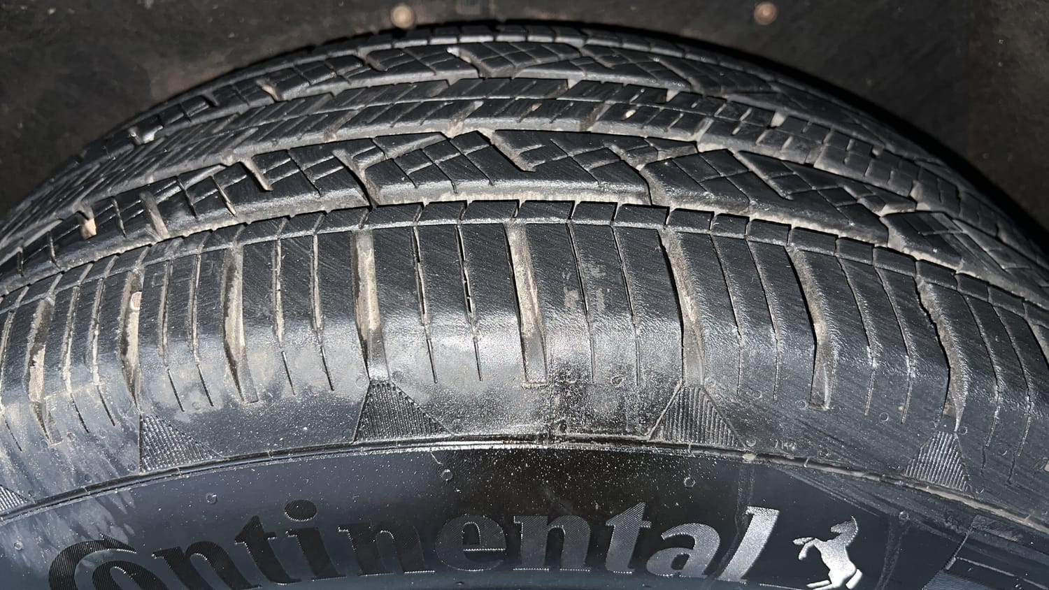 Used 2022 Mahindra Scorpio N Z8 L Diesel AT 4WD 7 STR Diesel Automatic tyres LEFT REAR TYRE TREAD VIEW