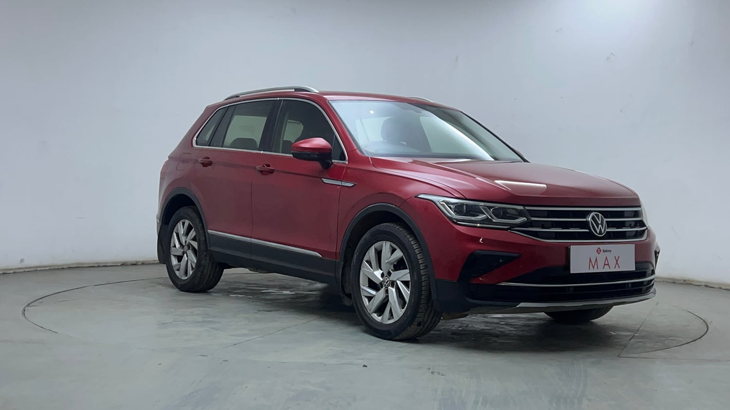 Used 2022 Volkswagen Tiguan Elegance 2.0 TSI DSG Petrol Automatic exterior RIGHT FRONT CORNER VIEW