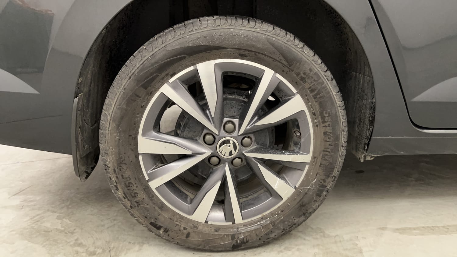 Used 2022 Skoda Slavia Style 1.0L TSI AT Petrol Automatic tyres RIGHT REAR TYRE RIM VIEW