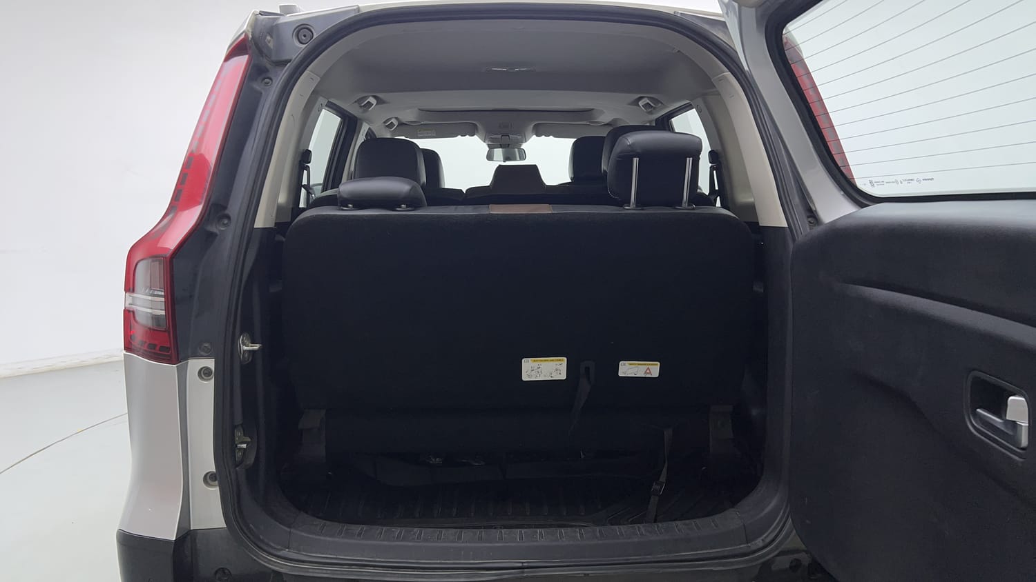 Used 2022 Mahindra Scorpio N Z8 L Diesel AT 4WD 7 STR Diesel Automatic interior DICKY INSIDE VIEW