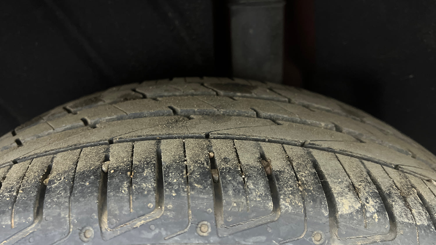 Used 2022 Volkswagen Tiguan Elegance 2.0 TSI DSG Petrol Automatic tyres LEFT REAR TYRE TREAD VIEW