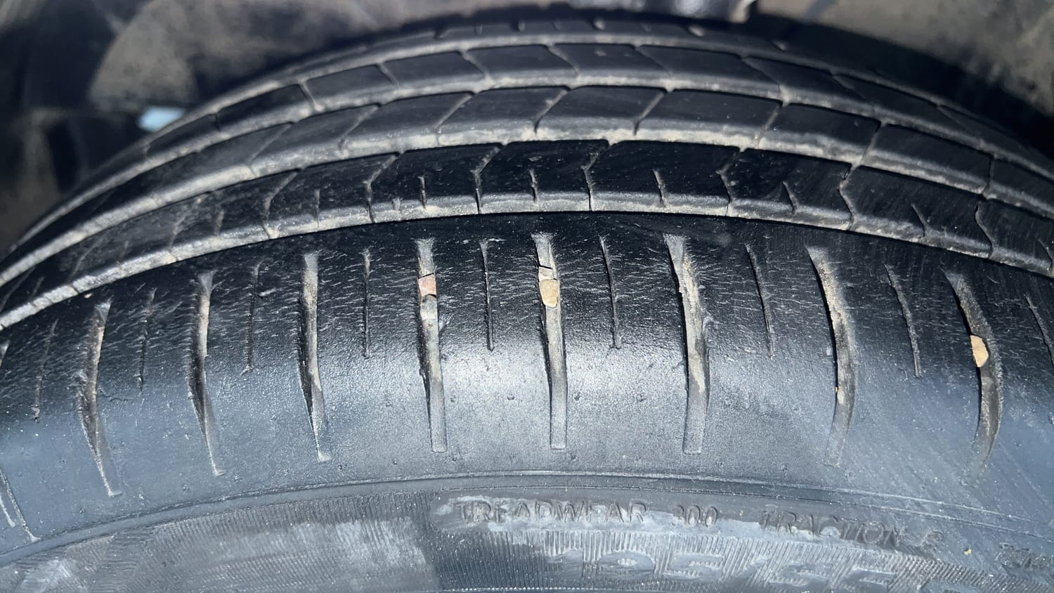Used 2022 Maruti Suzuki Baleno Zeta MT Petrol Manual tyres LEFT FRONT TYRE TREAD VIEW
