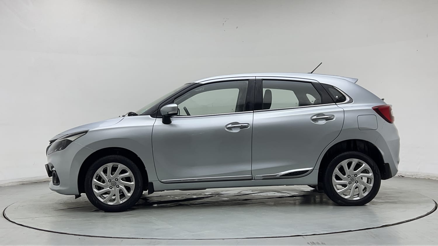 Used 2022 Maruti Suzuki Baleno Zeta MT Petrol Manual exterior LEFT SIDE VIEW