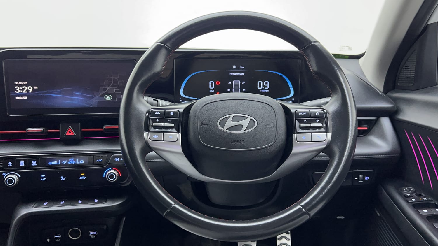 Used 2023 Hyundai Verna SX (O) 1.5 Turbo Petrol MT Petrol Manual interior STEERING VIEW