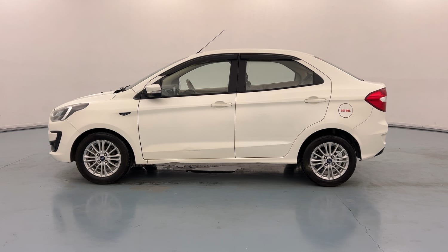 Used 2021 Ford Figo Aspire Titanium 1.2 Ti-VCT Petrol Manual exterior LEFT SIDE VIEW