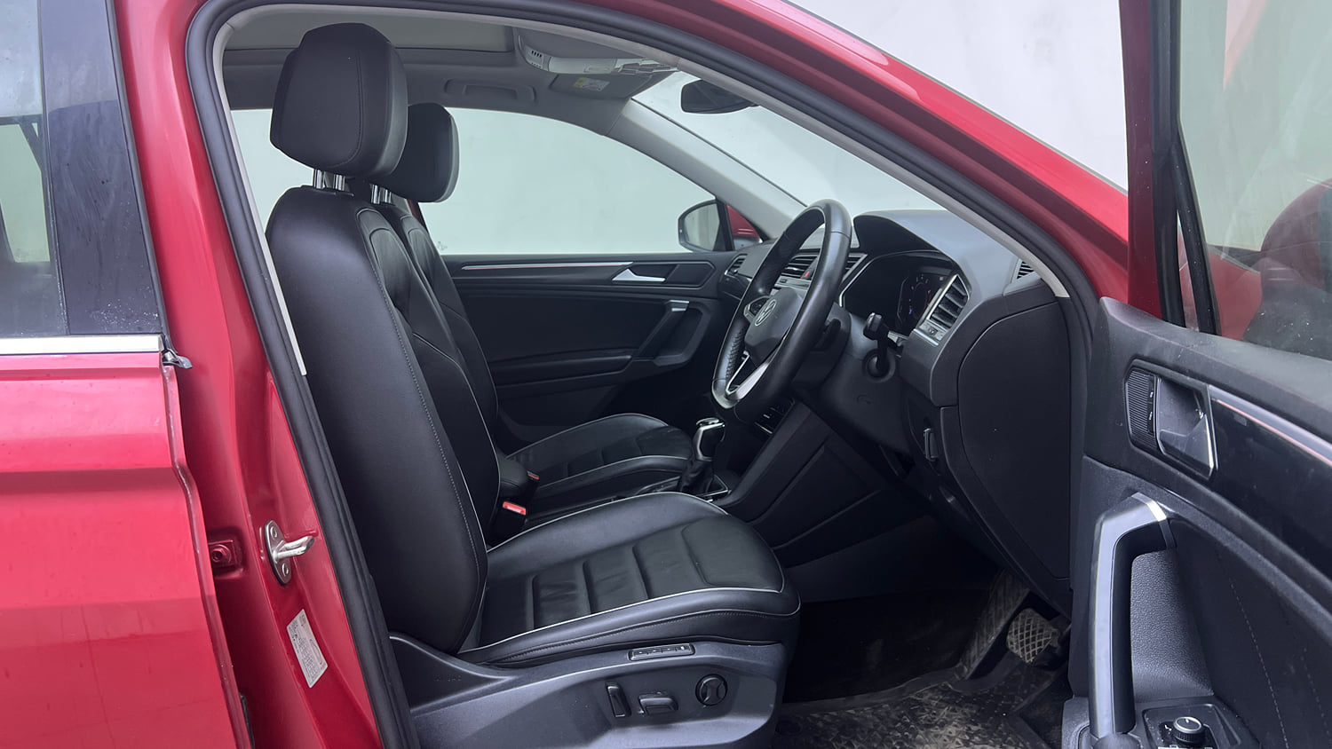 Used 2022 Volkswagen Tiguan Elegance 2.0 TSI DSG Petrol Automatic interior RIGHT SIDE FRONT DOOR CABIN VIEW
