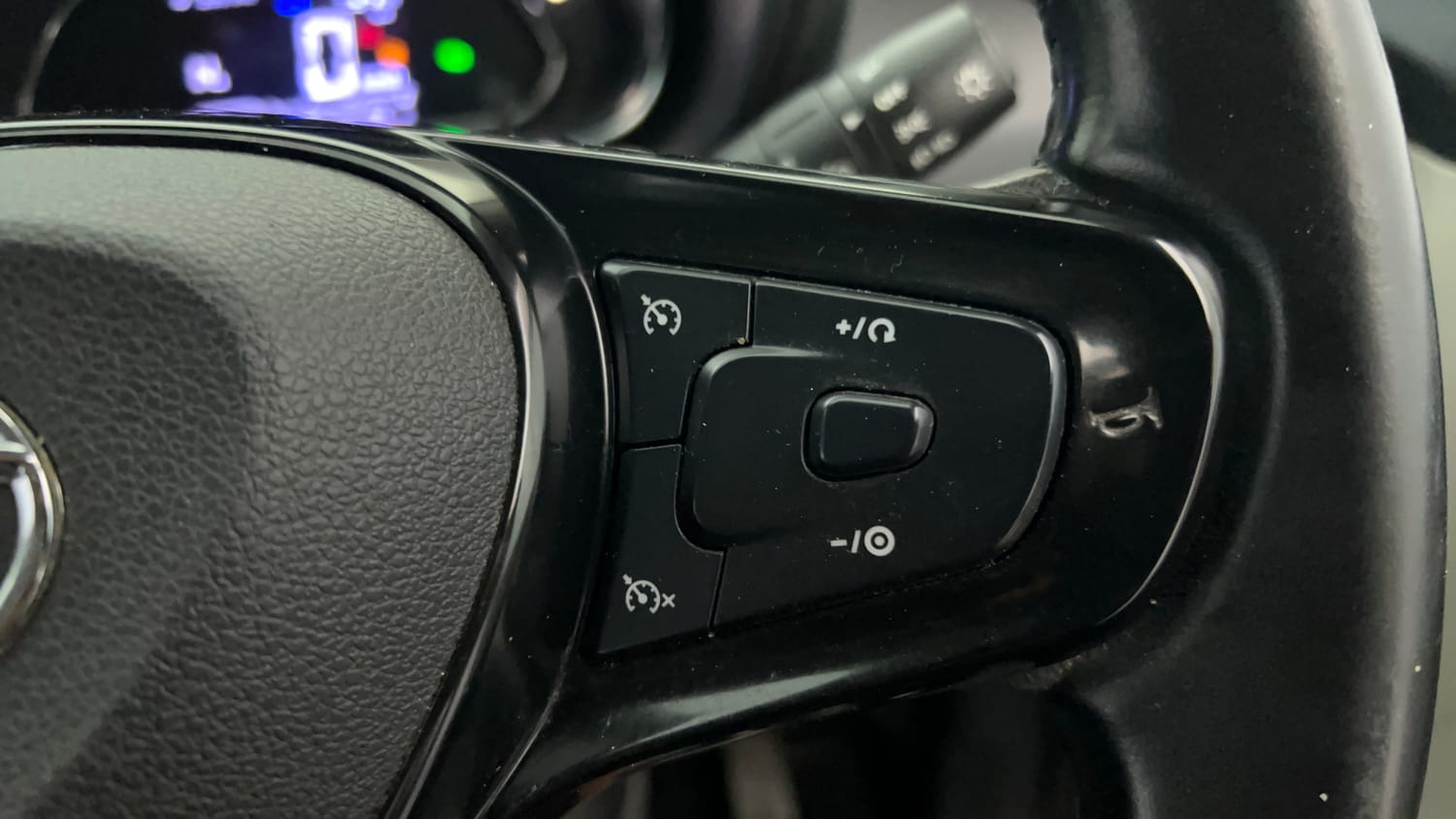 Used 2023 Tata Nexon XZA Plus (S) Petrol Automatic top_features Cruise control