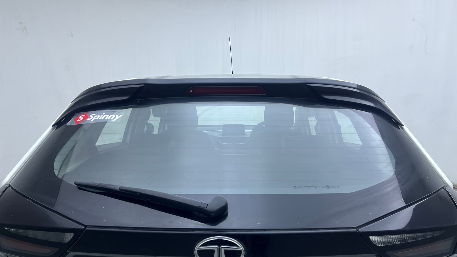Used 2023 Tata Altroz XZ Plus Diesel Diesel Manual exterior BACK WINDSHIELD VIEW