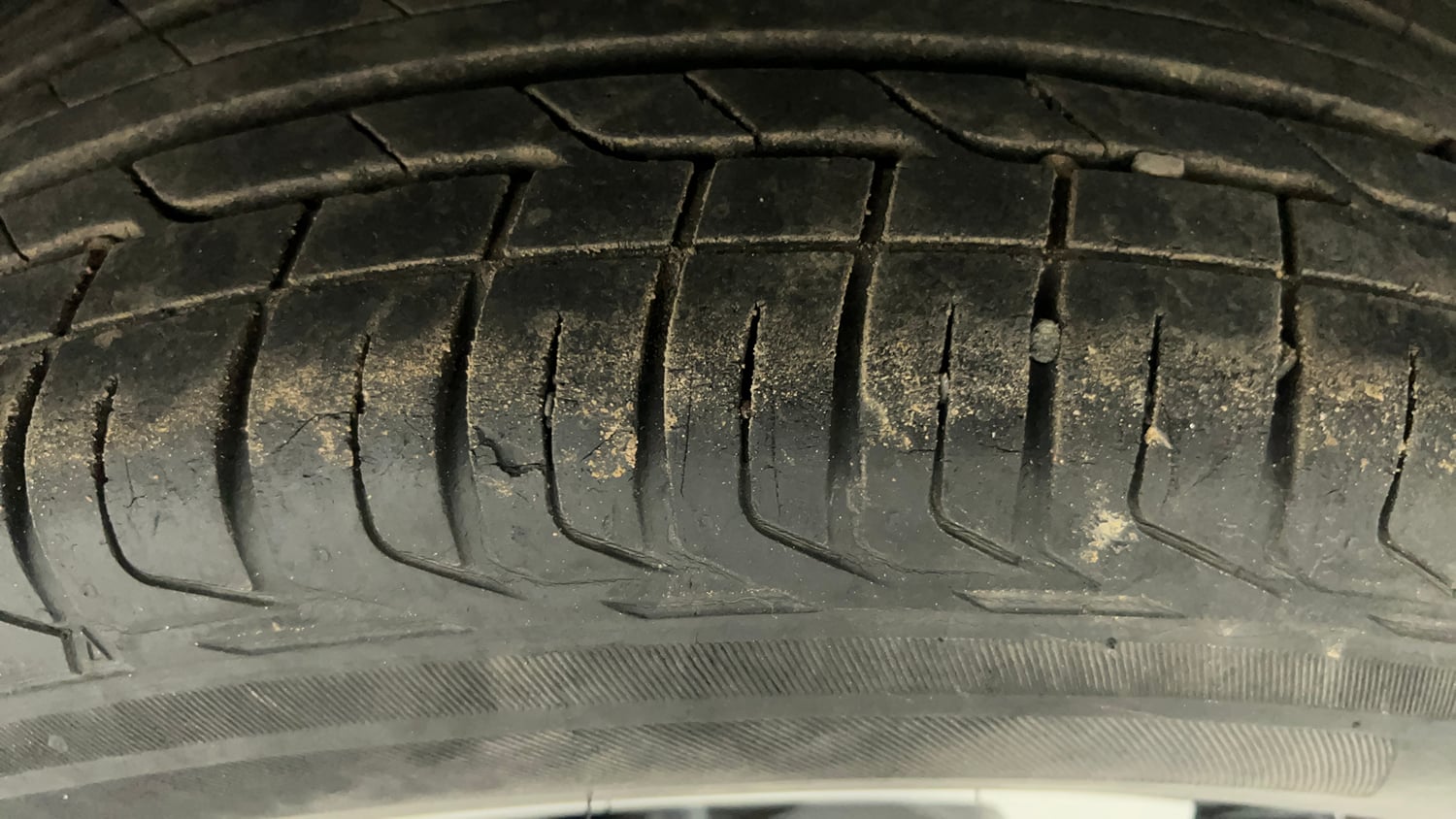 Used 2023 Tata Nexon XZA Plus (S) Petrol Automatic tyres LEFT REAR TYRE TREAD VIEW