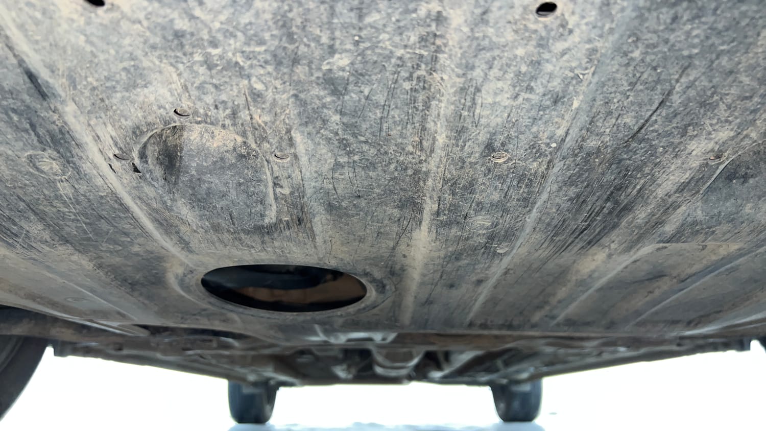 Used 2023 Hyundai Verna SX (O) 1.5 Turbo Petrol MT Petrol Manual extra FRONT LEFT UNDERBODY VIEW