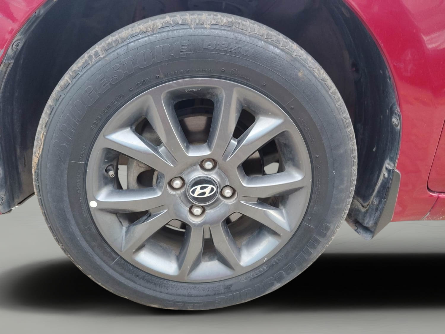 Used 2018 Hyundai Elite i20 Asta 1.2 AT Petrol Automatic tyres LEFT FRONT TYRE RIM VIEW