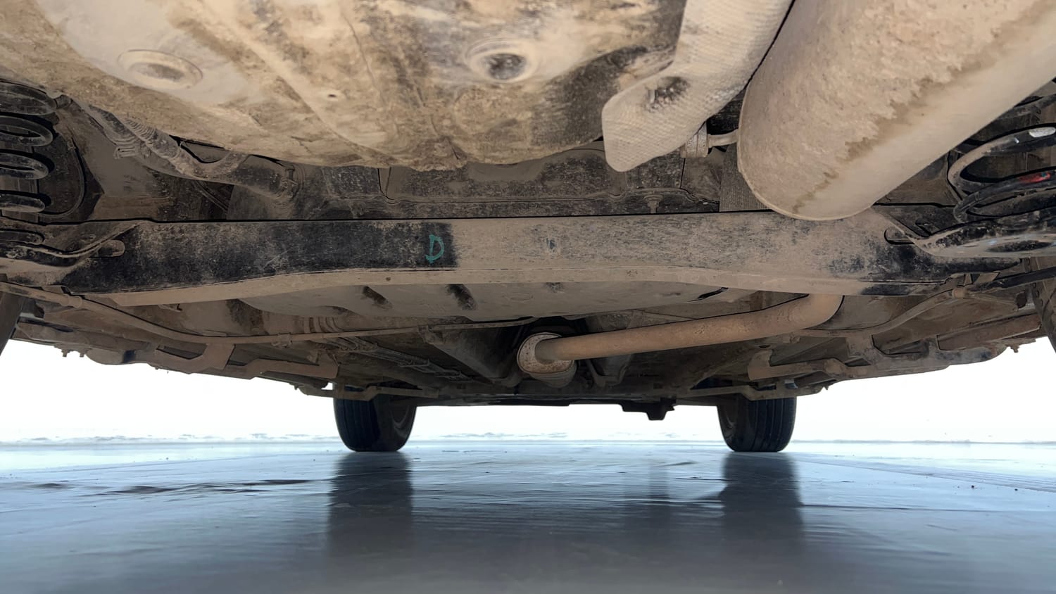 Used 2022 Kia Sonet GTX Plus 1.0 DCT Petrol Automatic extra REAR UNDERBODY VIEW (TAKEN FROM REAR)