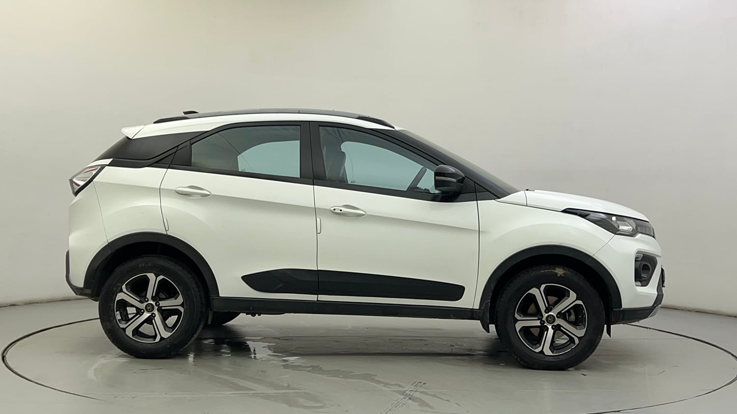 Used 2023 Tata Nexon XZA Plus (S) Petrol Automatic exterior RIGHT SIDE VIEW