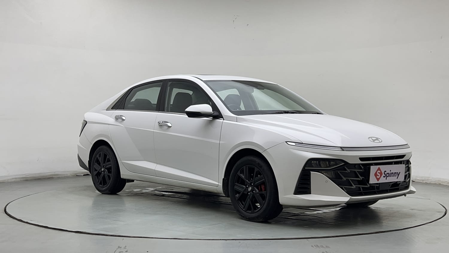 Used 2023 Hyundai Verna SX (O) 1.5 Turbo Petrol MT Petrol Manual exterior RIGHT FRONT CORNER VIEW