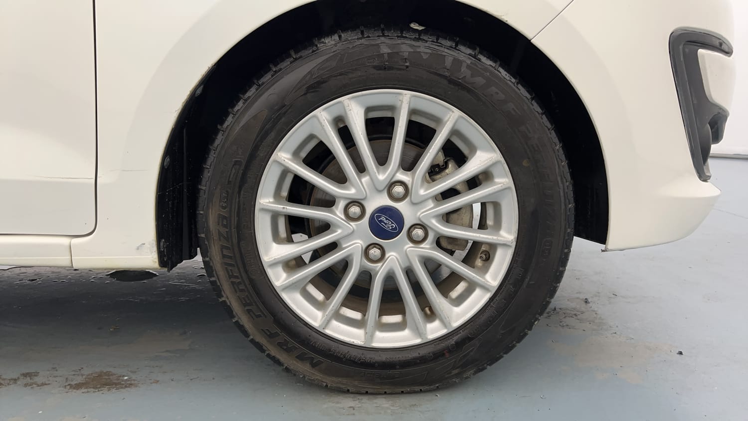 Used 2021 Ford Figo Aspire Titanium 1.2 Ti-VCT Petrol Manual tyres RIGHT FRONT TYRE RIM VIEW