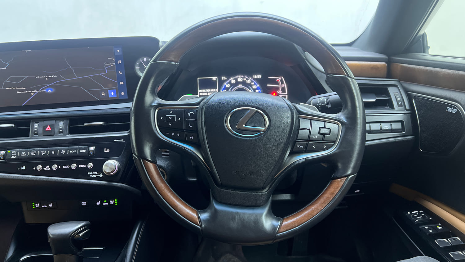 Used 2023 Lexus ES 300h Luxury Hybrid Automatic interior STEERING VIEW