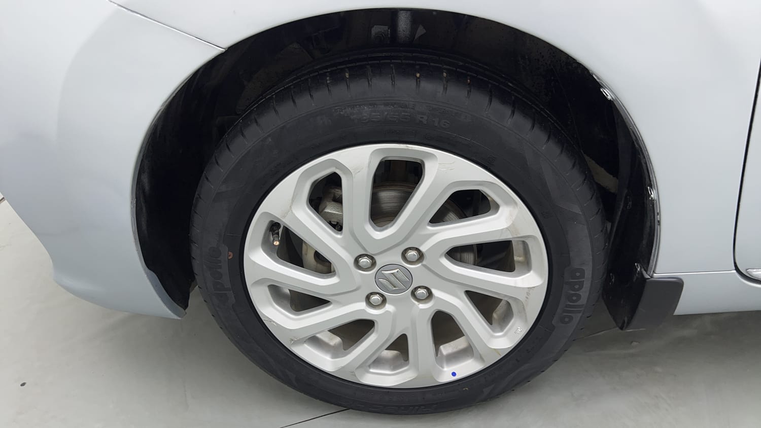 Used 2022 Maruti Suzuki Baleno Zeta MT Petrol Manual tyres LEFT FRONT TYRE RIM VIEW