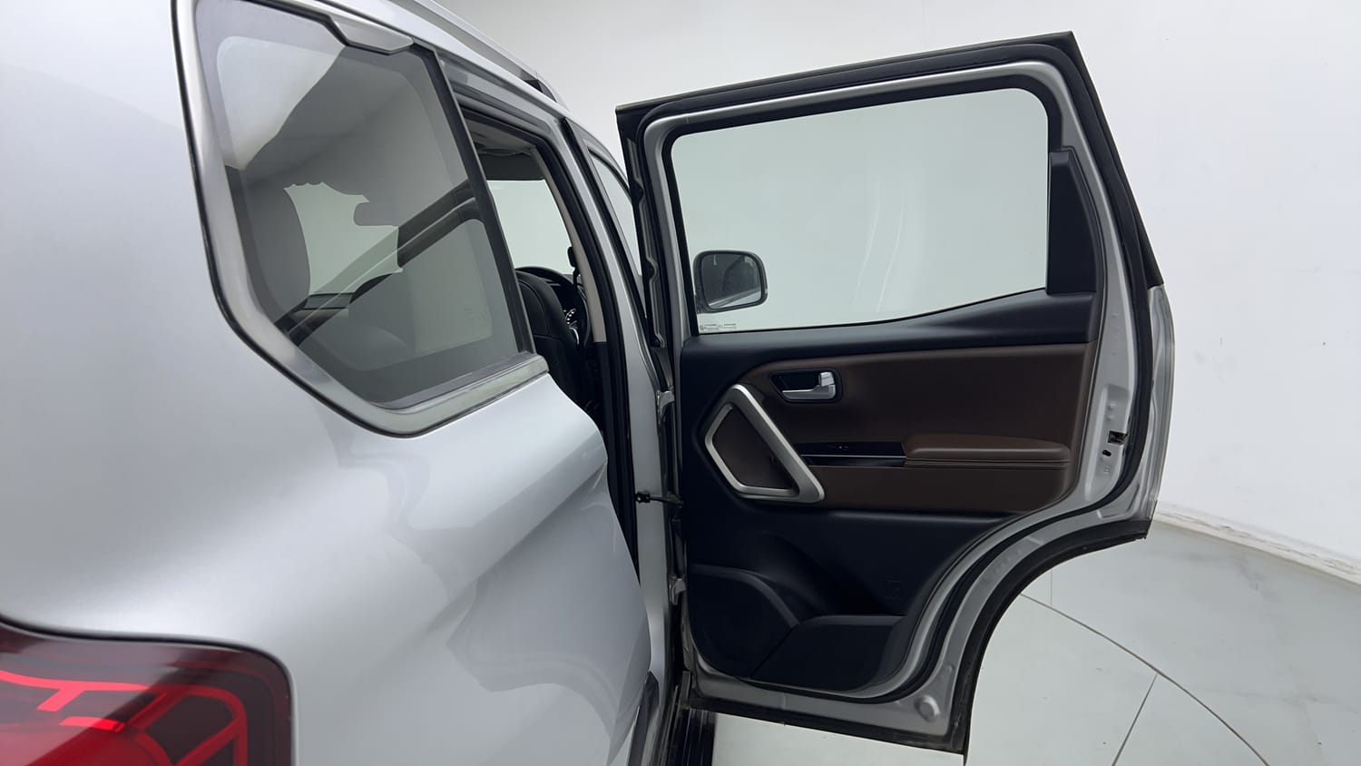 Used 2022 Mahindra Scorpio N Z8 L Diesel AT 4WD 7 STR Diesel Automatic interior RIGHT REAR DOOR OPEN VIEW