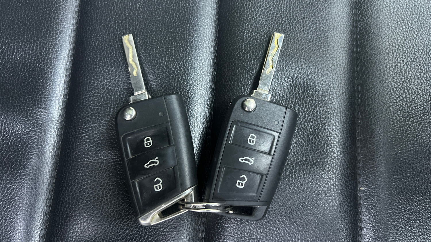 Used 2022 Volkswagen Tiguan Elegance 2.0 TSI DSG Petrol Automatic extra CAR KEY VIEW