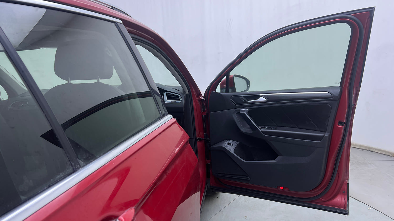 Used 2022 Volkswagen Tiguan Elegance 2.0 TSI DSG Petrol Automatic interior RIGHT FRONT DOOR OPEN VIEW