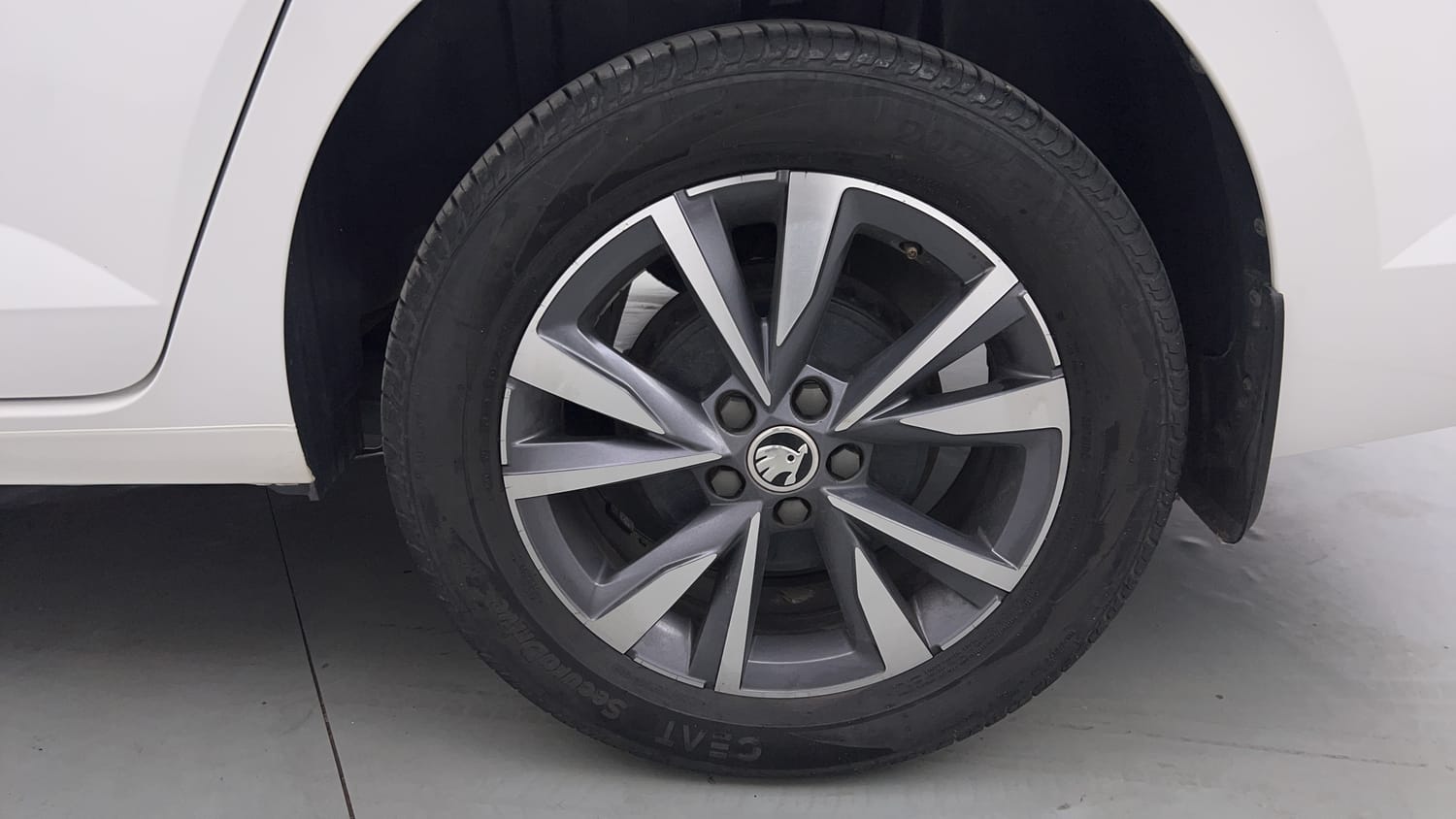 Used 2024 Skoda Slavia Style 1.5L TSI DSG Petrol Automatic tyres LEFT REAR TYRE RIM VIEW