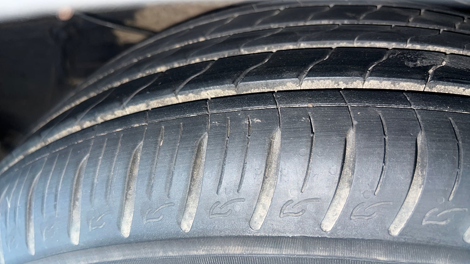 Used 2022 Kia Sonet GTX Plus 1.0 DCT Petrol Automatic tyres LEFT REAR TYRE TREAD VIEW