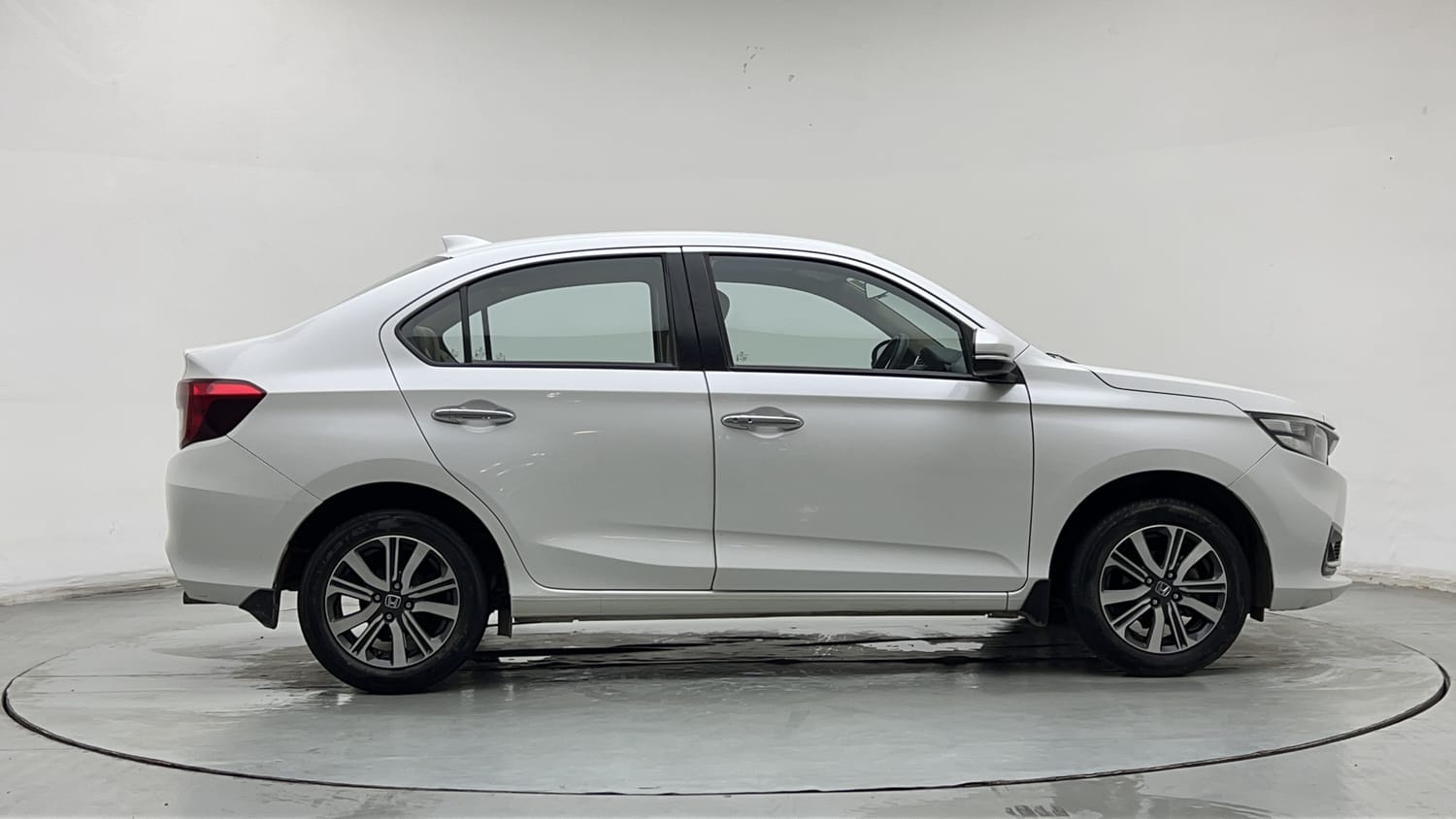 Used 2024 Honda Amaze VX 1.2 Petrol MT Petrol Manual exterior RIGHT SIDE VIEW