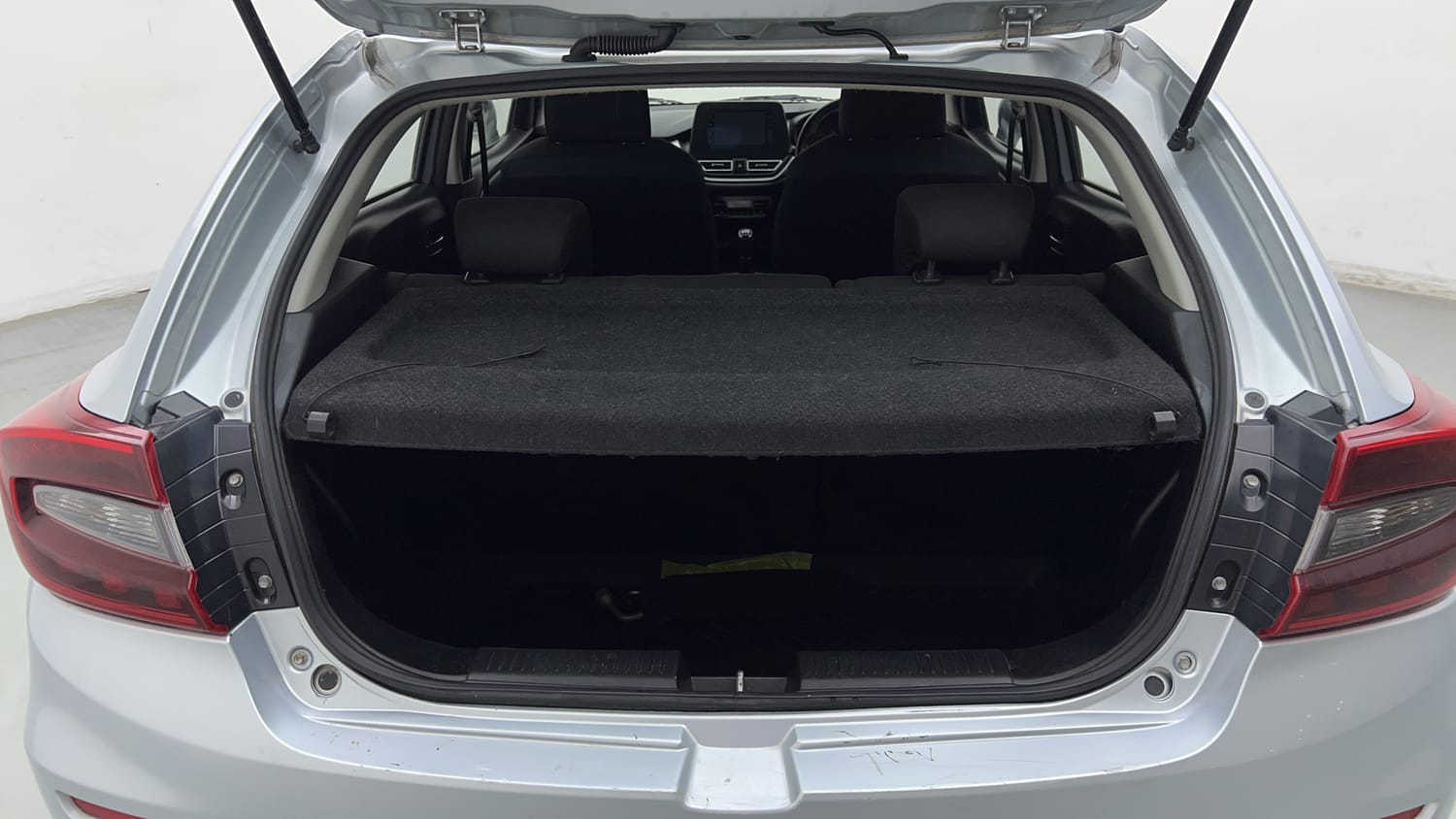 Used 2022 Maruti Suzuki Baleno Zeta MT Petrol Manual interior DICKY INSIDE VIEW