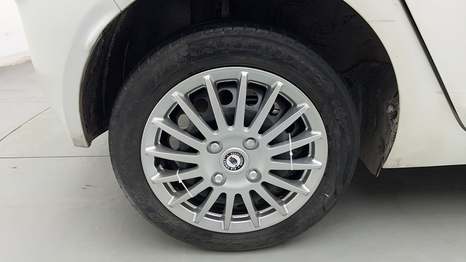 Used 2023 Tata Altroz XM Plus Petrol Petrol Manual tyres RIGHT REAR TYRE RIM VIEW
