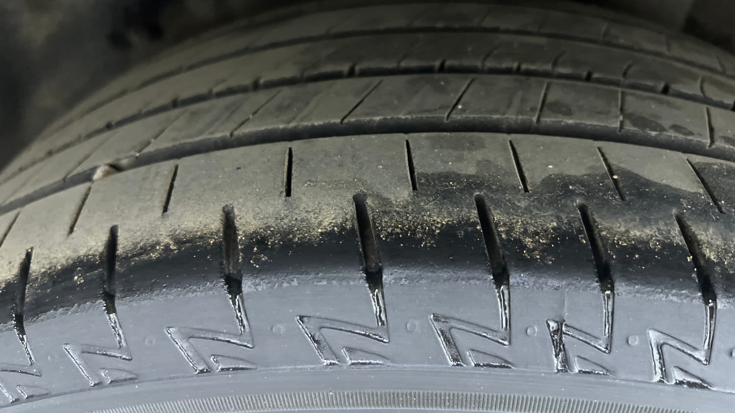 Used 2023 Lexus ES 300h Luxury Hybrid Automatic tyres RIGHT REAR TYRE TREAD VIEW