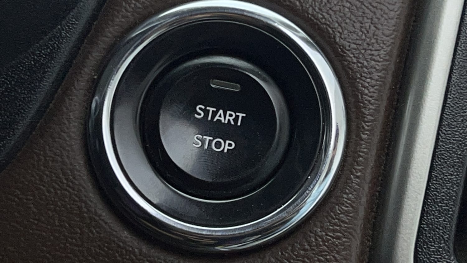 Used 2022 Mahindra Scorpio N Z8 L Diesel AT 4WD 7 STR Diesel Automatic top_features Keyless start