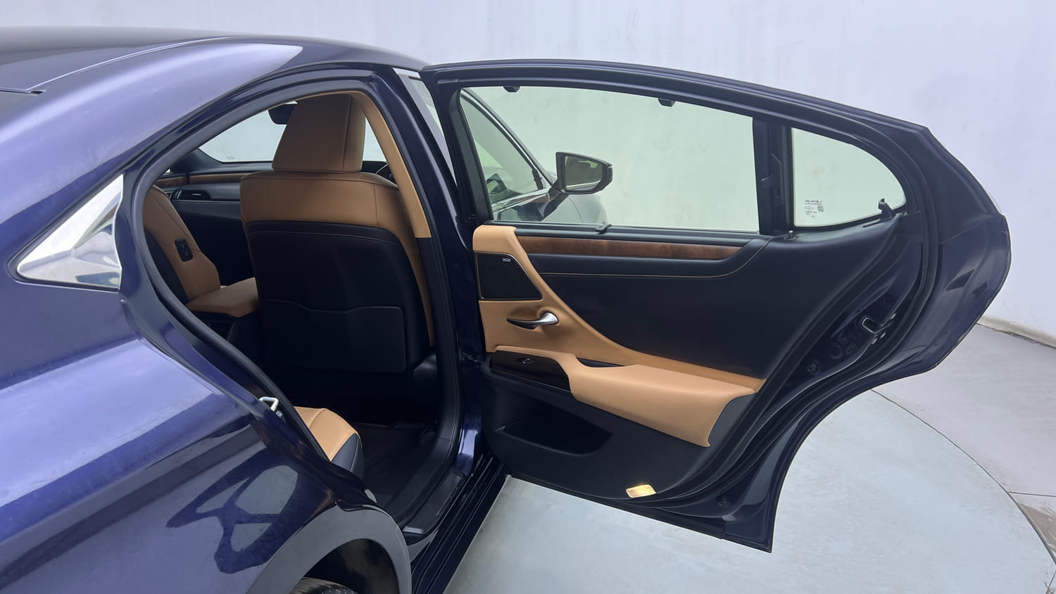 Used 2023 Lexus ES 300h Luxury Hybrid Automatic interior RIGHT REAR DOOR OPEN VIEW