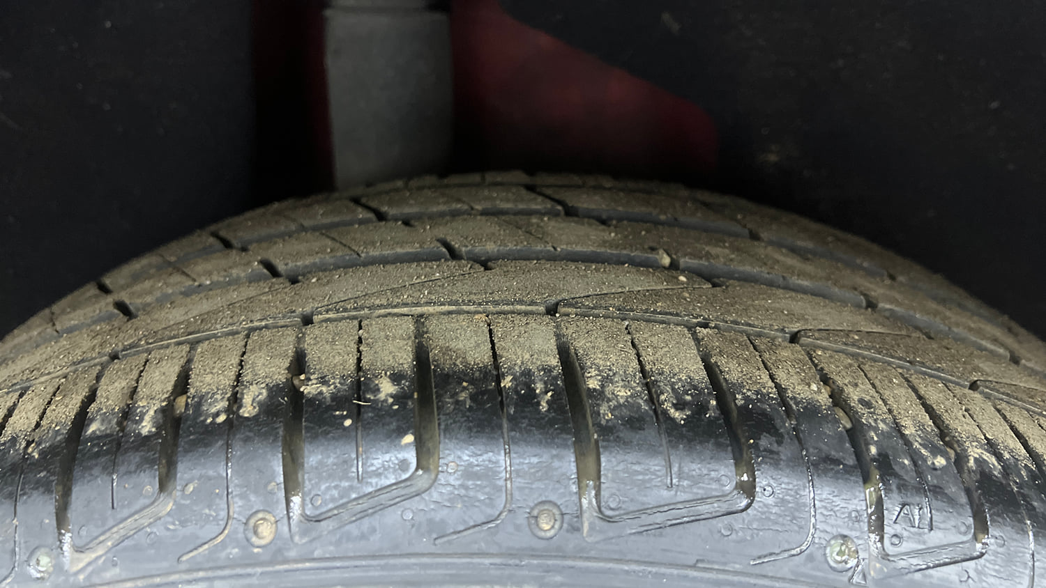 Used 2022 Volkswagen Tiguan Elegance 2.0 TSI DSG Petrol Automatic tyres RIGHT REAR TYRE TREAD VIEW