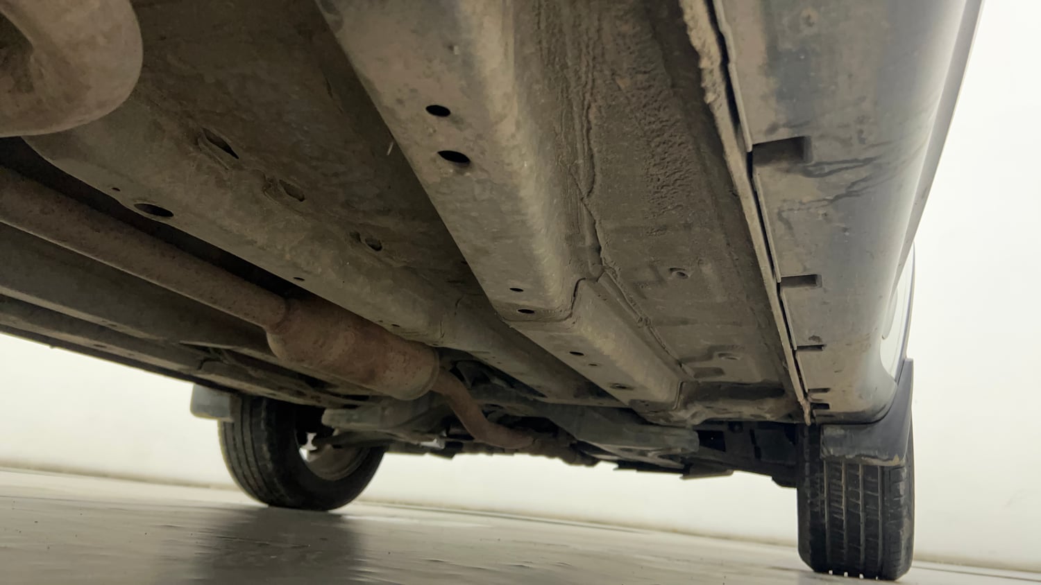 Used 2023 Tata Nexon XZA Plus (S) Petrol Automatic extra REAR RIGHT UNDERBODY VIEW