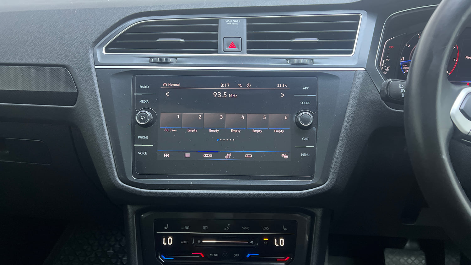 Used 2022 Volkswagen Tiguan Elegance 2.0 TSI DSG Petrol Automatic interior MUSIC SYSTEM & AC CONTROL VIEW