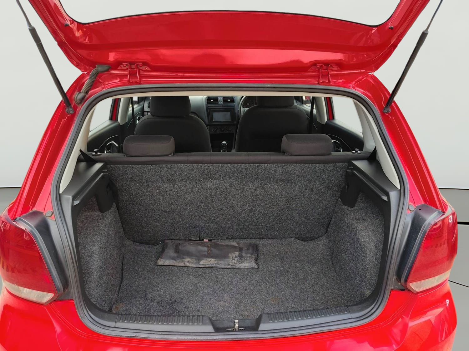 Used 2019 Volkswagen Polo Trendline 1.0L (P) Petrol Manual interior DICKY INSIDE VIEW