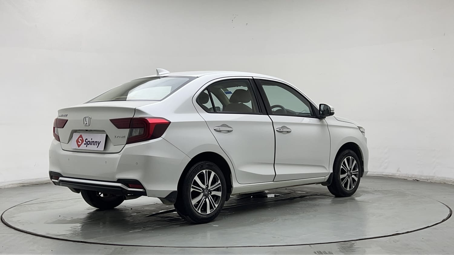 Used 2024 Honda Amaze VX 1.2 Petrol MT Petrol Manual exterior RIGHT REAR CORNER VIEW