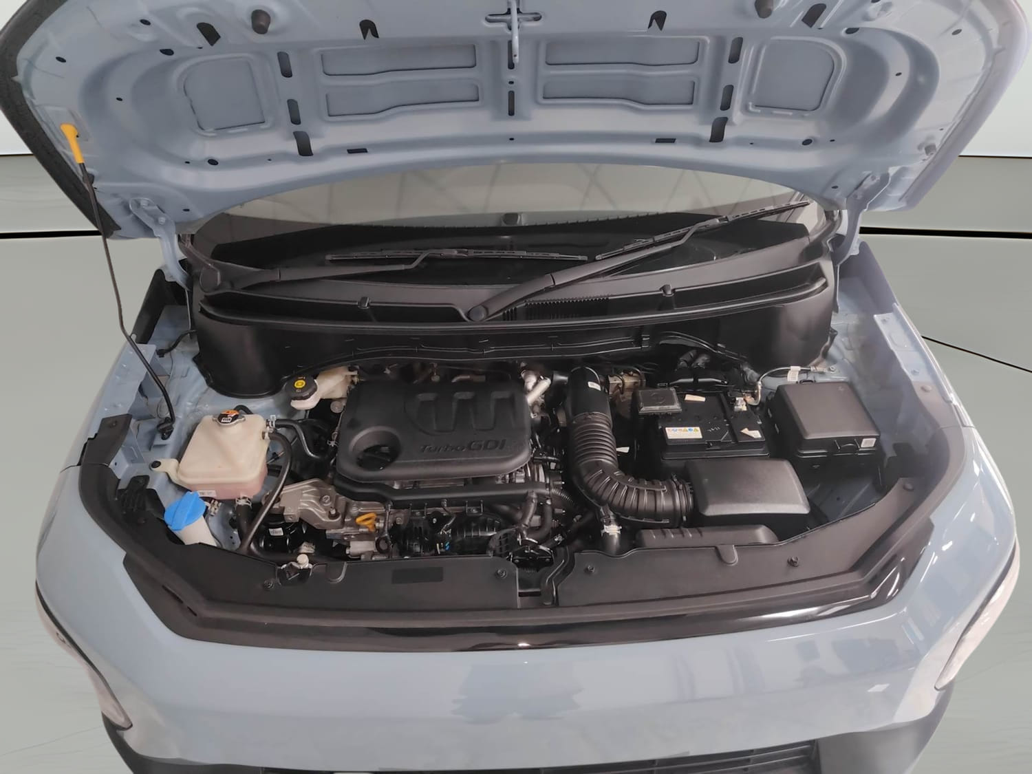 Used 2025 Kia Syros HTX 1.0 Turbo 6MT Petrol Manual engine ENGINE & BONNET OPEN FRONT VIEW